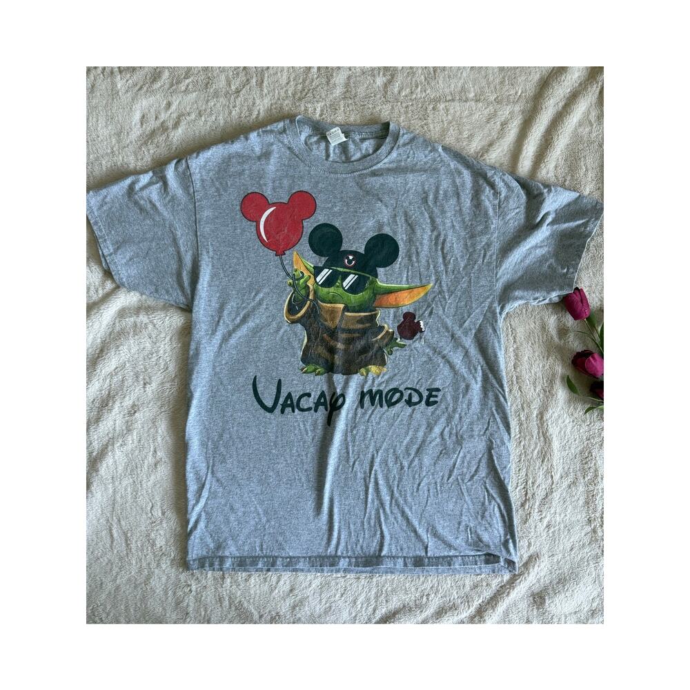 Disney Vaca Mode Yoda T-shirt Fruit of the Loom Large
